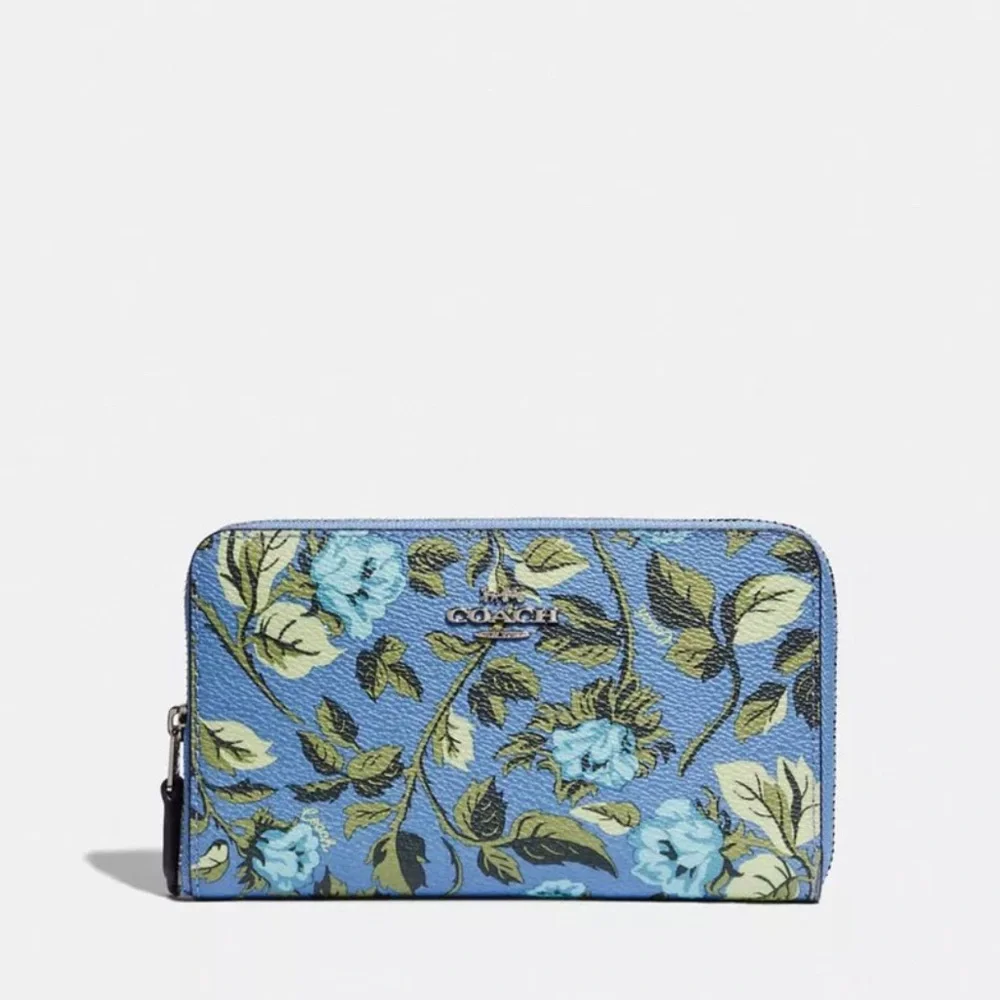 Coach Medium Zip Wallet in Sleeping Rose - Picture 1 of 4
